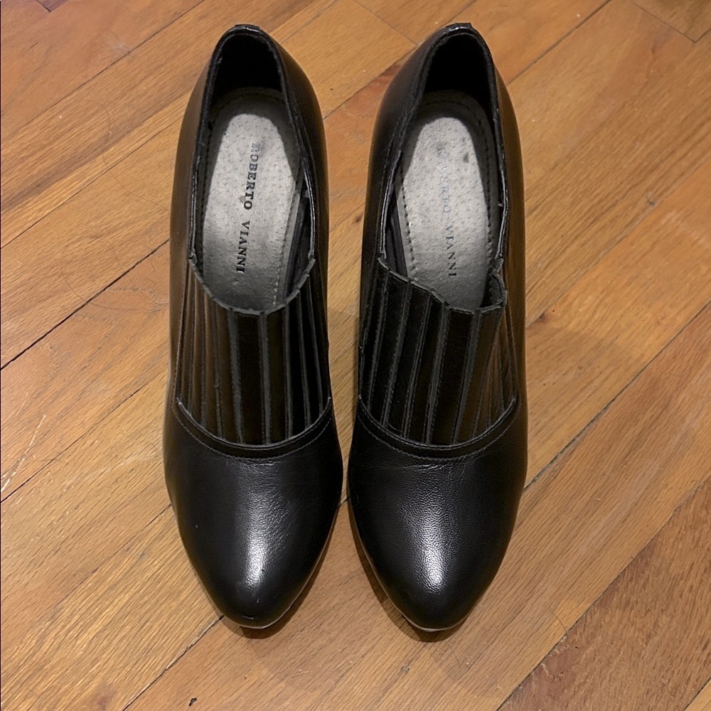 Roberto Vianni Black Heeled Booties